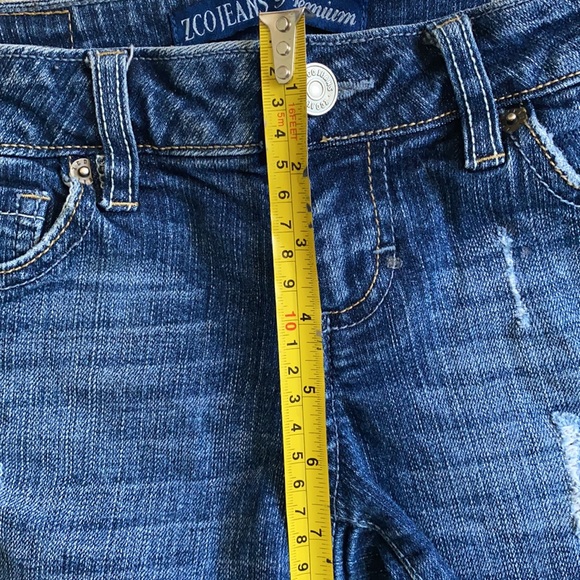 ZCO Distressed Denim Jean Shorts Size 3 - Picture 9 of 13